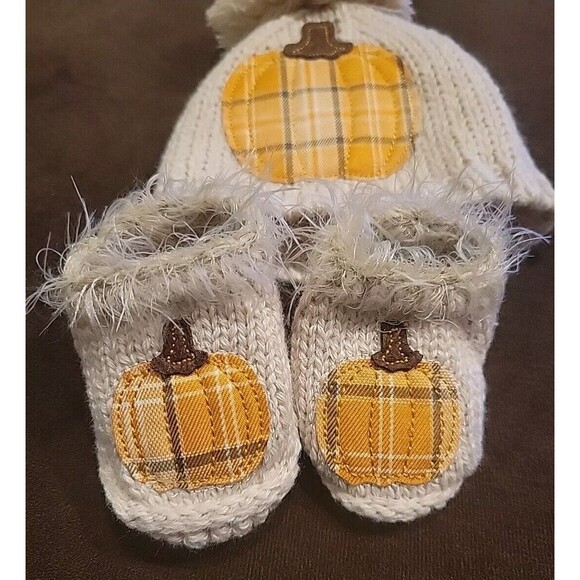 Little Me Baby Pumpkin Autumn Hat Booties 0-6 months Fall Thanksgiving Photo Op - Picture 7 of 8